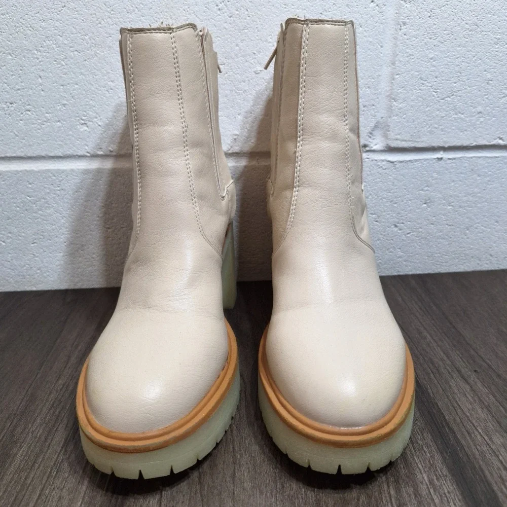 Oasis Society Womens Cream Beige Platform Lug Sole Scalloped Chunky Boots Size 8